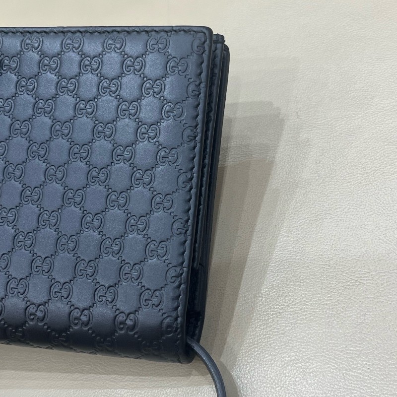 Gucci古馳黑色全皮壓花woc斜背包-10