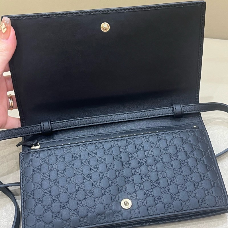 Gucci古馳黑色全皮壓花woc斜背包-13