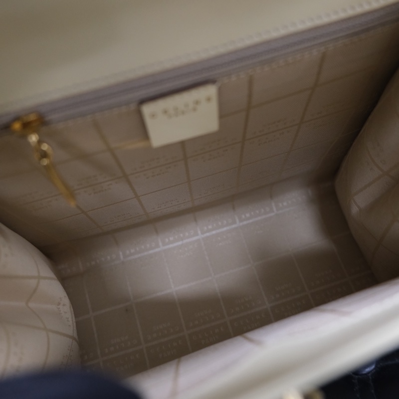 Celine Leather Hand Bag 賽琳奶油白中古Kelly懷表扣手提包-16