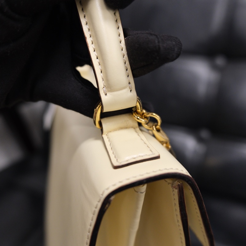 Celine Leather Hand Bag 賽琳奶油白中古Kelly懷表扣手提包-23