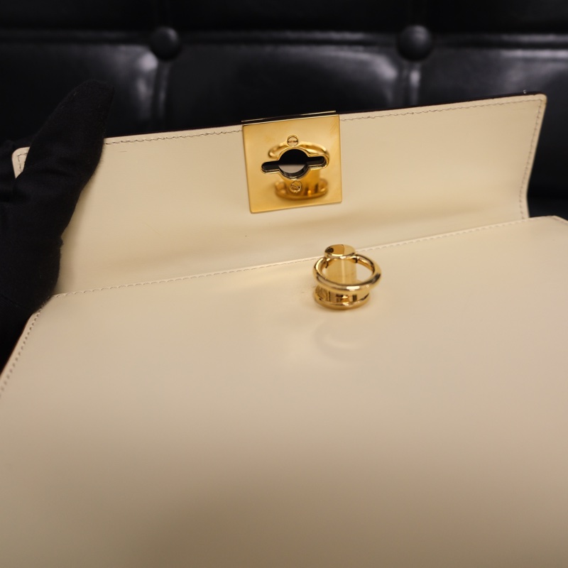 Celine Leather Hand Bag 賽琳奶油白中古Kelly懷表扣手提包-25