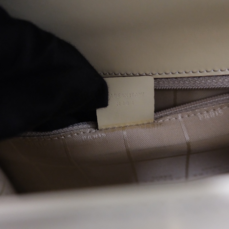 Celine Leather Hand Bag 賽琳奶油白中古Kelly懷表扣手提包-28