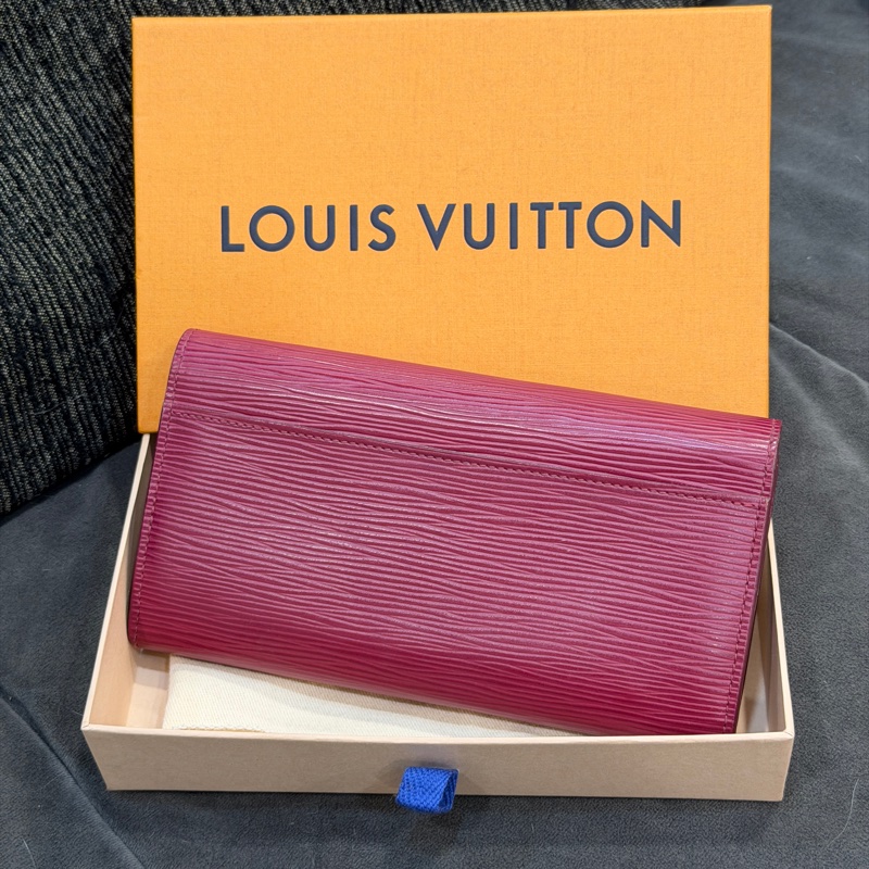 #99新閒置 #全配 #超甜價 Lv新款水波紋epi長夾-1