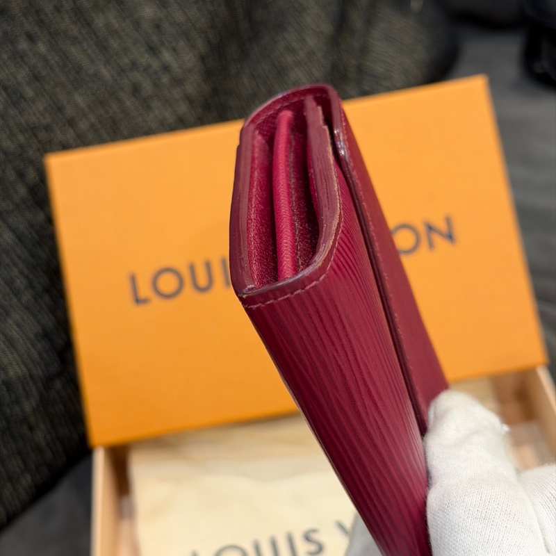 #99新閒置 #全配 #超甜價 Lv新款水波紋epi長夾-7