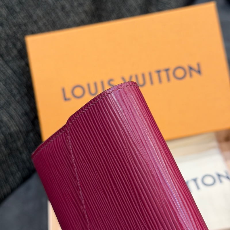 #99新閒置 #全配 #超甜價 Lv新款水波紋epi長夾-9