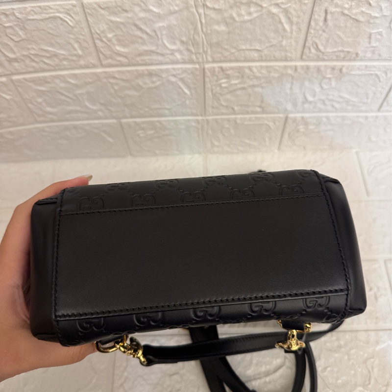 Gucci黑壓紋mini後背包-4