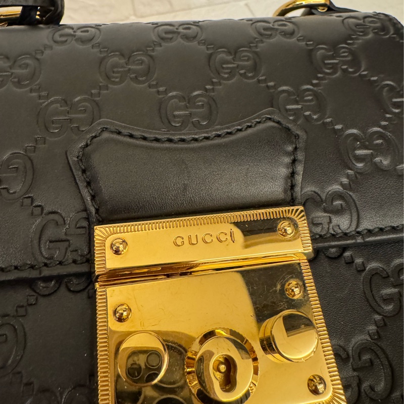 Gucci黑壓紋mini後背包-16