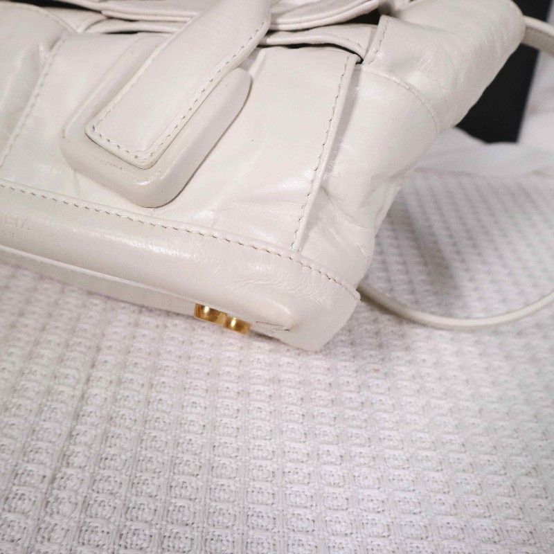 BV  ARCO 29  奶油白內拼金棕油蠟皮 可拆卸肩帶-12