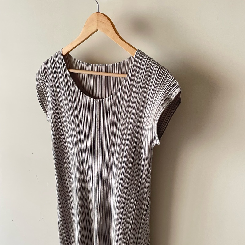 ▪️富貴選物FUGUEI▪️ 三宅一生PP 光澤白銀 緞面包袖洋裝-3