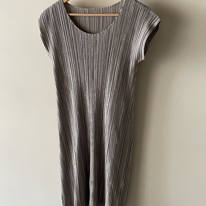 ▪️富貴選物FUGUEI▪️ 三宅一生PP 光澤白銀 緞面包袖洋裝-4