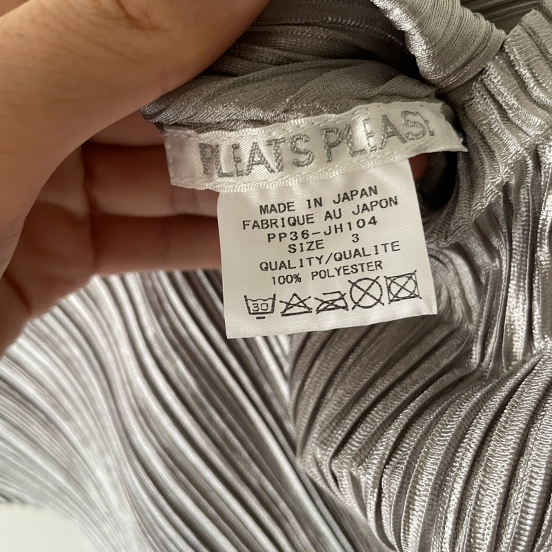 ▪️富貴選物FUGUEI▪️ 三宅一生PP 光澤白銀 緞面包袖洋裝-8