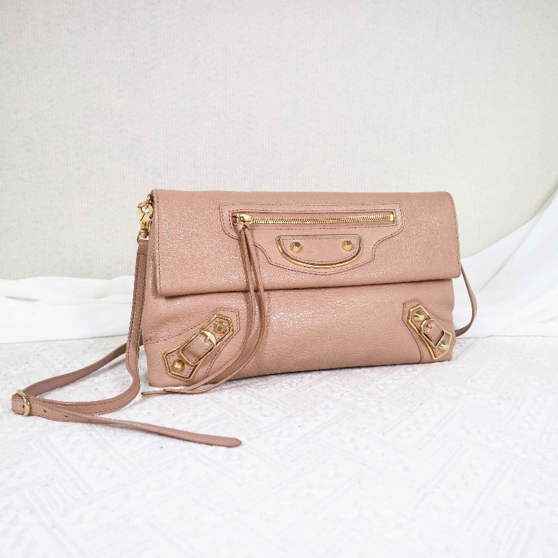 Balenciaga  Envelope 信封包 奶茶色 有肩帶-1