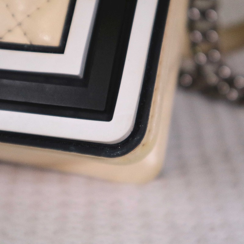 CHANEL 奶油白拼黑白 中號 LEBOY 鏈條包 絕版限量款-13