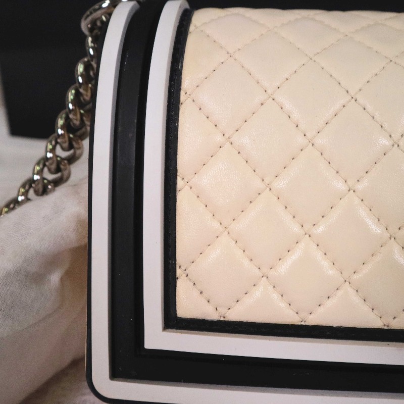 CHANEL 奶油白拼黑白 中號 LEBOY 鏈條包 絕版限量款-17