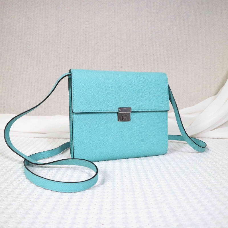 HERMES 愛馬仕 CLIC16 斜背包 U2/Zephyr Blue/微風藍+內拼松柏綠+銀扣-1