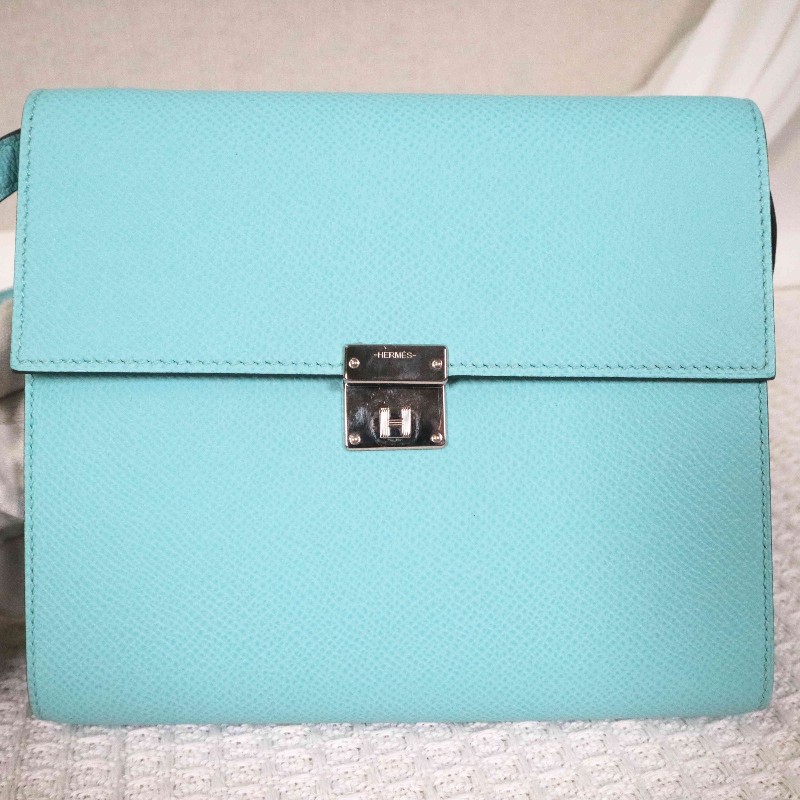 HERMES 愛馬仕 CLIC16 斜背包 U2/Zephyr Blue/微風藍+內拼松柏綠+銀扣-6