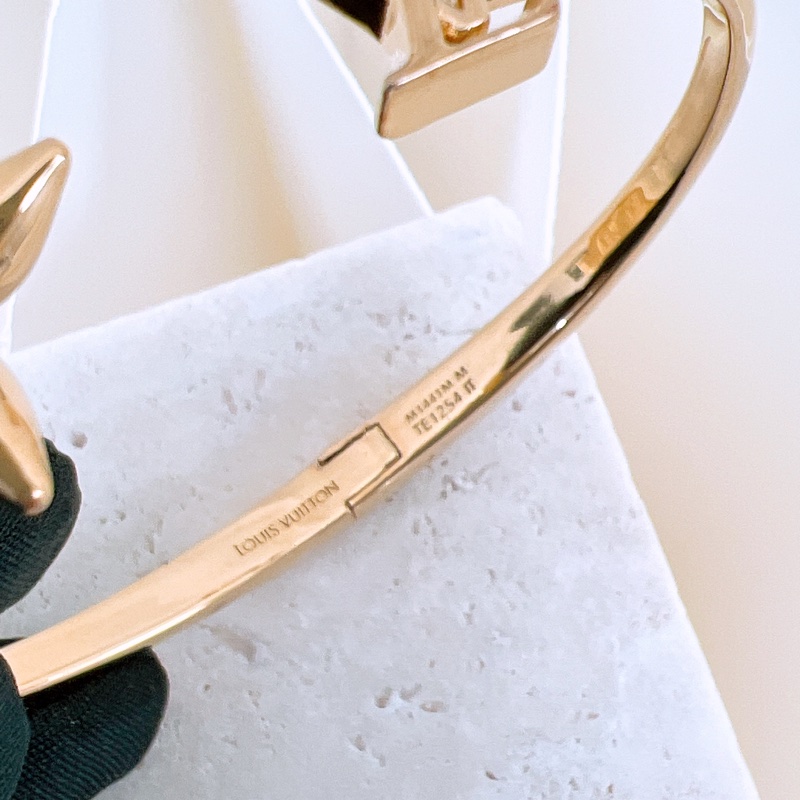 Lv louisette signature 金色手鐲-6
