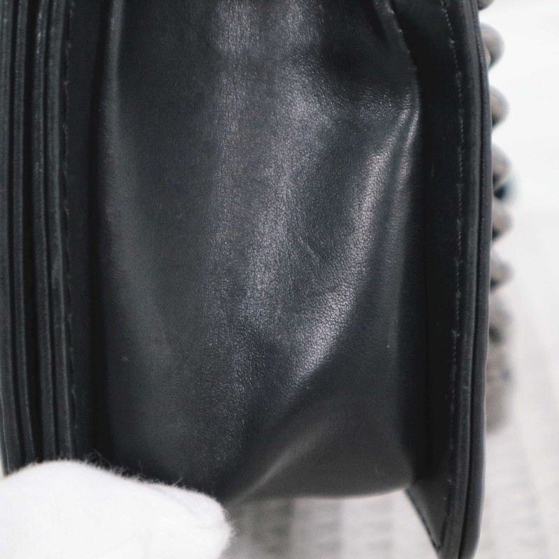 CHANEL 小號 BOY 黑銀鏈條包菱格紋牛皮 肩背包斜背包-19