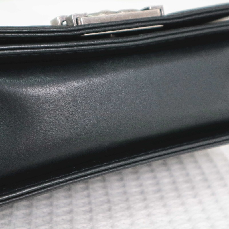 CHANEL 小號 BOY 黑銀鏈條包菱格紋牛皮 肩背包斜背包-20