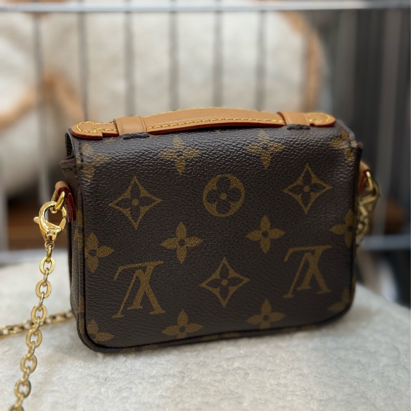 Lv迷你郵差包✨最新晶片款-1