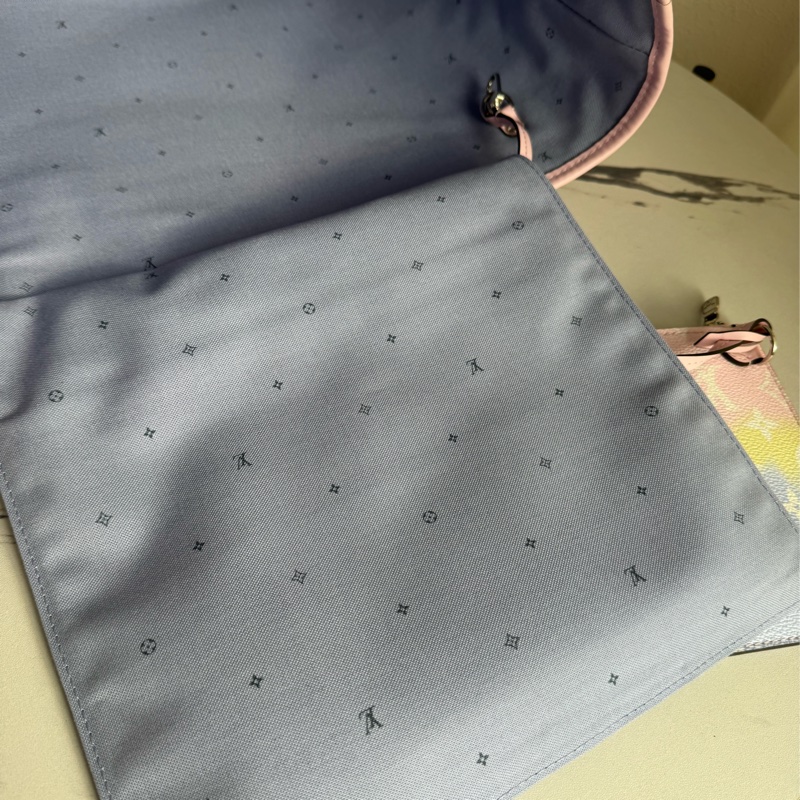 LV彩虹皮革NEVERFULL MM-23