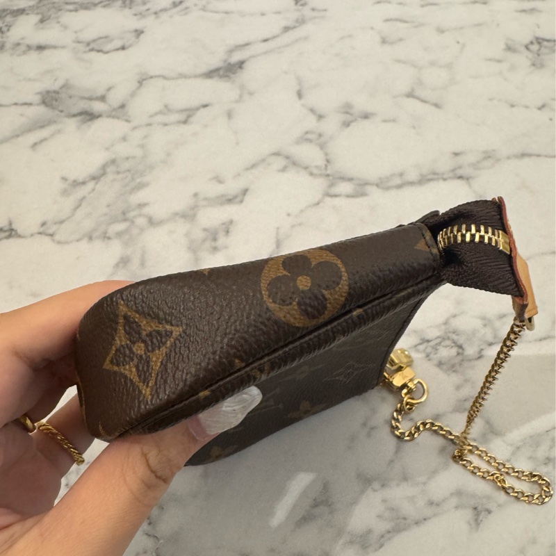 LV m68009花紋小金鏈包-4