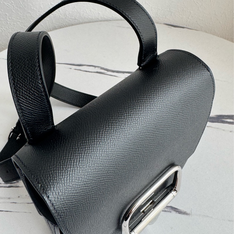 Hermes黑色銀釦Della屁股包-1