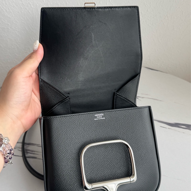 Hermes黑色銀釦Della屁股包-10