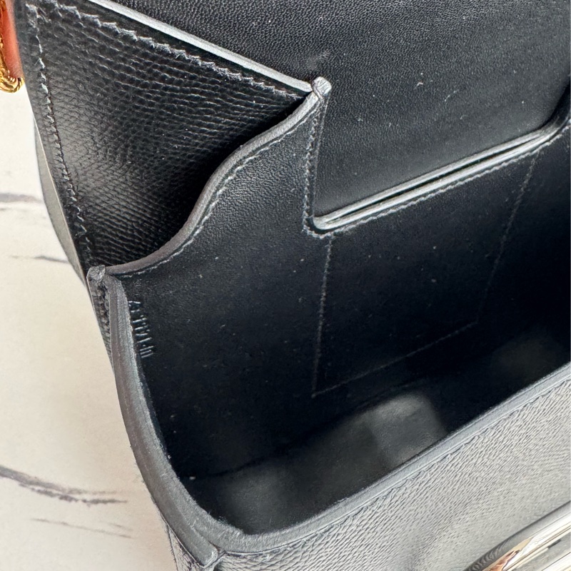 Hermes黑色銀釦Della屁股包-19