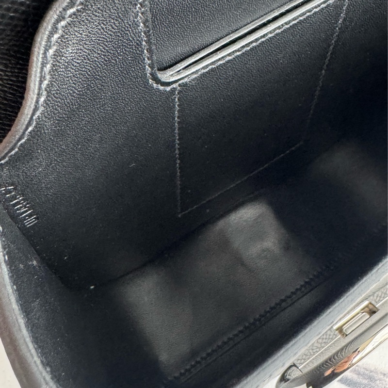 Hermes黑色銀釦Della屁股包-23