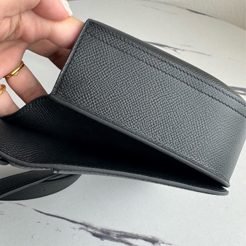 Hermes黑色銀釦Della屁股包-32