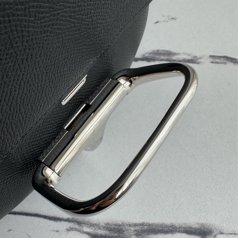 Hermes黑色銀釦Della屁股包-33