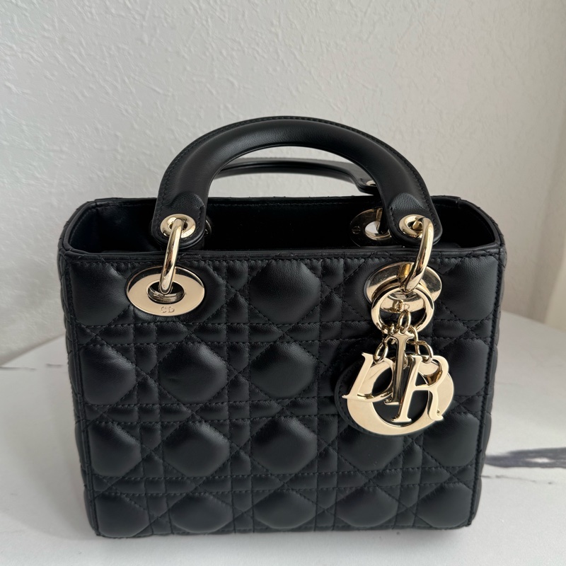 Dior黑羊皮金吊飾5格黛妃包-0