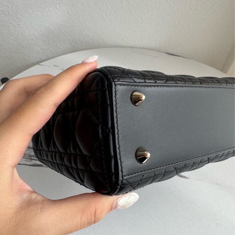 Dior黑羊皮金吊飾5格黛妃包-5