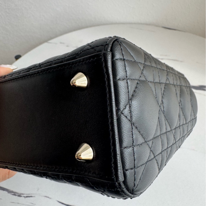 Dior黑羊皮金吊飾5格黛妃包-10