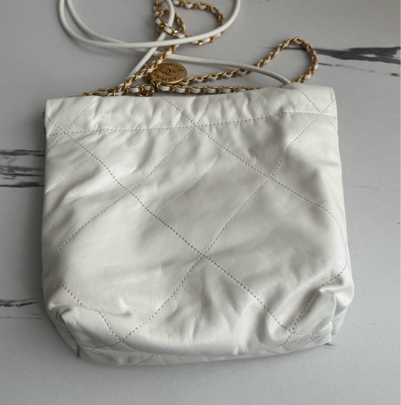 Chanel白色金字樣mini22bag-2