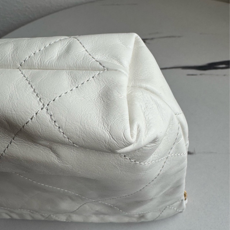 Chanel白色金字樣mini22bag-10