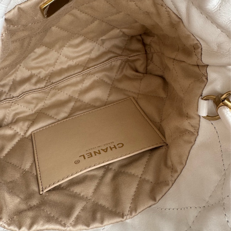 Chanel白色金字樣mini22bag-22