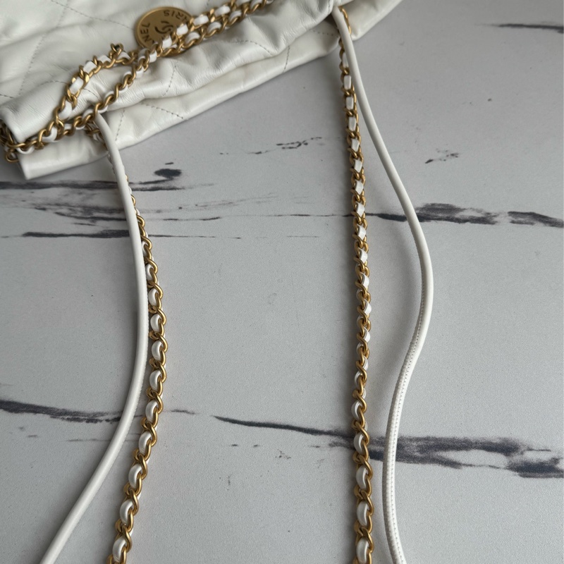 Chanel白色金字樣mini22bag-31