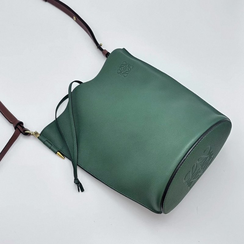LOEWE 綠色金扣gate肩背斜背水桶包 18.5*28*14 98新配件塵袋-1