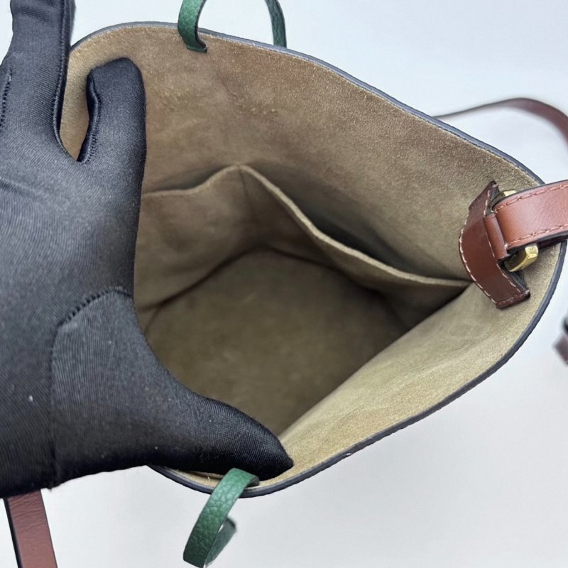LOEWE 綠色金扣gate肩背斜背水桶包 18.5*28*14 98新配件塵袋-4