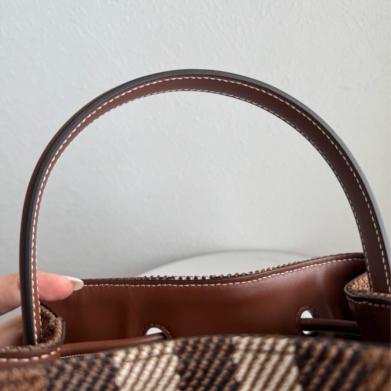 Burberry 棕色針織格紋手提兩用水桶包-17