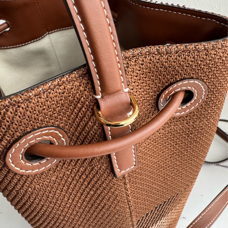 Burberry 棕色針織格紋手提兩用水桶包-44