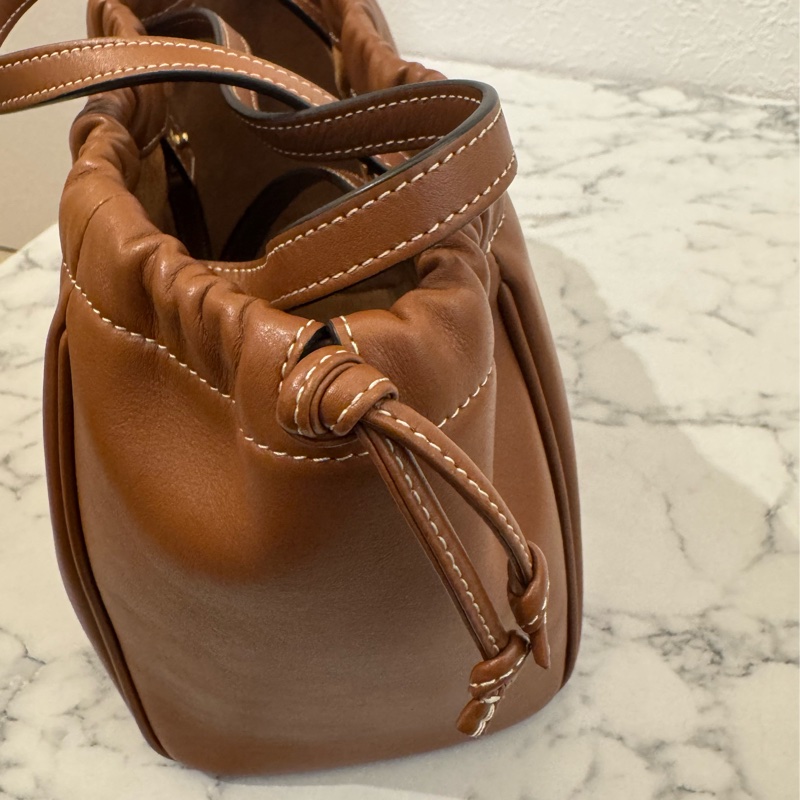 Celine焦糖皮革浮雕經典logo手提兩用包 闆娘超愛😻-11