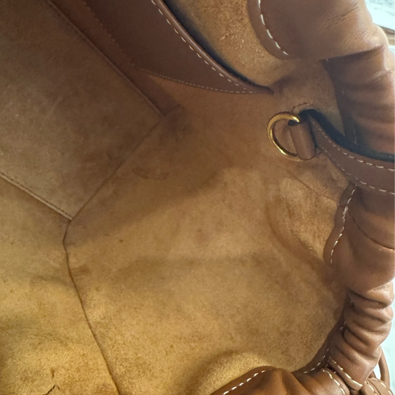 Celine焦糖皮革浮雕經典logo手提兩用包 闆娘超愛😻-17