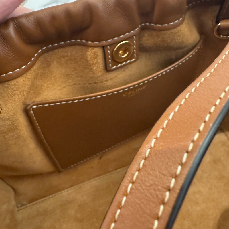 Celine焦糖皮革浮雕經典logo手提兩用包 闆娘超愛😻-27