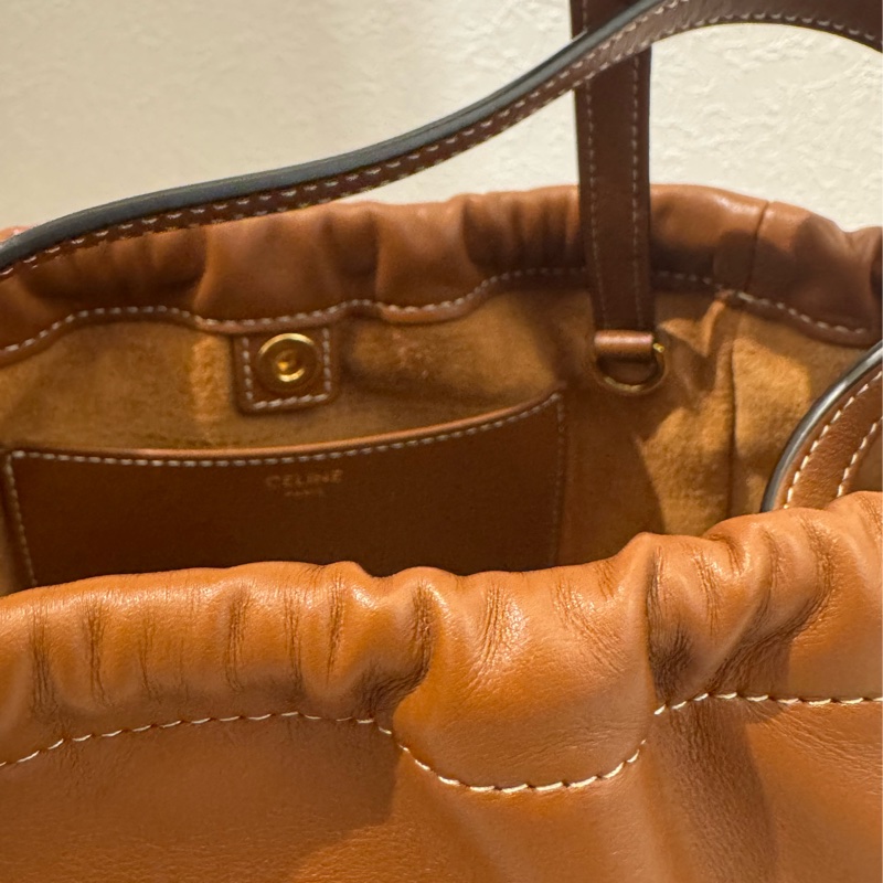 Celine焦糖皮革浮雕經典logo手提兩用包 闆娘超愛😻-28
