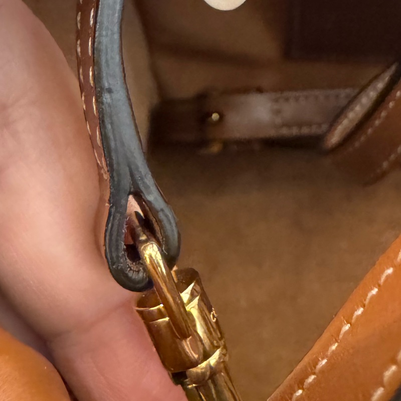 Celine焦糖皮革浮雕經典logo手提兩用包 闆娘超愛😻-37