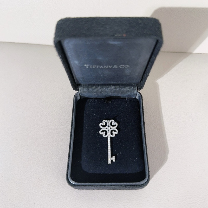 Tiffany蒂芙尼 keys系列 PT950铂金满钻四叶草爱心钥匙吊坠-0