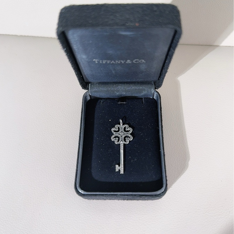 Tiffany蒂芙尼 keys系列 PT950铂金满钻四叶草爱心钥匙吊坠-1
